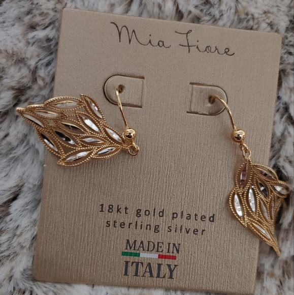 Mia Fiore Earrings - Picture 2 of 4